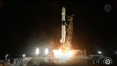 SpaceX launches Italian Earth-observing satellite to orbit on the 1st mission of 2026 (video)