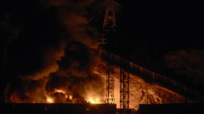 US bombs Caracas, captures Venezuela president