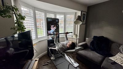 AEKE Smart Home Gym review: powerful digital resistance and AI coaching in a fitness mirror