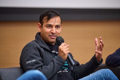 You probably use the same password for 30 different websites. It’s time for a passkey.