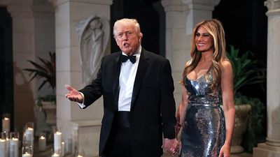 Billionaire bids $1M on a painting at Trump’s party. The president’s response? Humiliating him in front of everyone