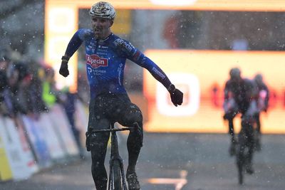 Superprestige Gullegem: Niels Vandeputte extends overall series lead after thrilling battle for victory against Michael Vanthourenhout
