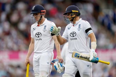 Ashes: Joe Root and Harry Brook put England on top before weather ends first day early in Sydney