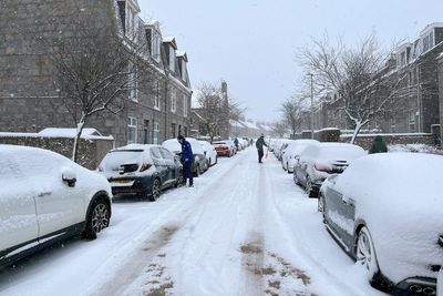 Amber warning for snow issued as wintry weather continues