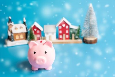 Expense Alert: 9 Holiday Habits That Inflate Budgets Quietly