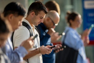 Experts share whether they would trust AI with their financial planning