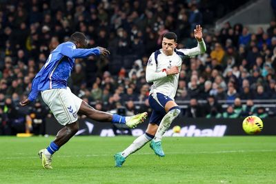 Brian Brobbey’s late Sunderland leveller turns up heat on Frank at Tottenham