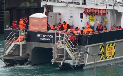 Mobile phones of migrants to be seized in Channel crackdown on 'small boats' smuggling gangs