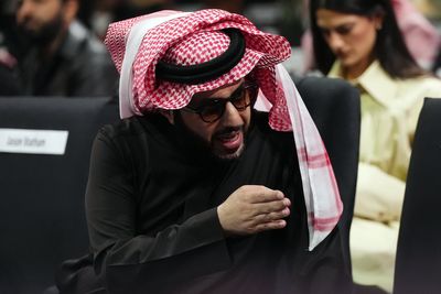 Saudi boxing chief calls for Glazer family to go after Ruben Amorim sacking