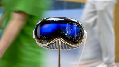 Apple's Vision Pro crisis goes from bad to worse