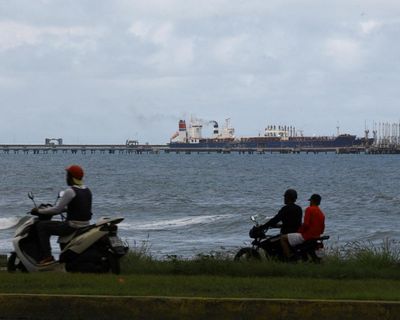 US aircraft monitor tanker off Ireland that tried to evade Venezuela blockade