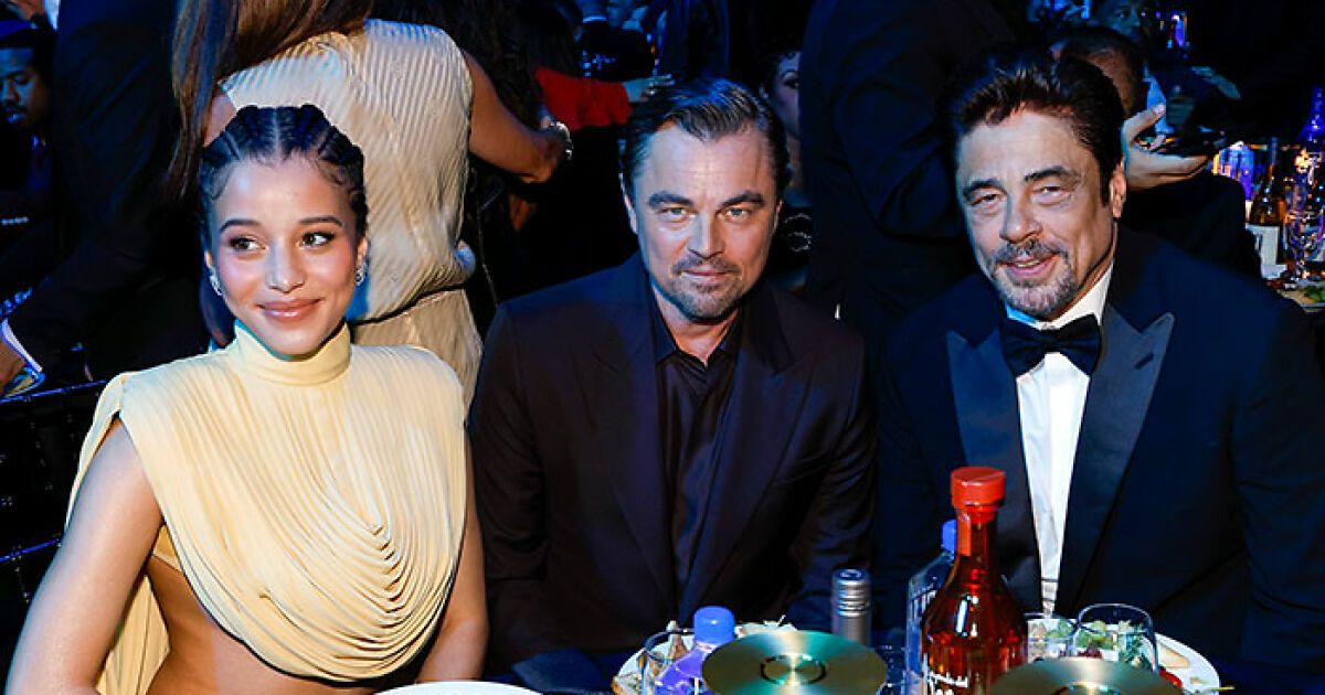 Fans Appalled By The Food At Critics Choice Awards…