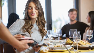 5 Ways To Eat Out Cheaper in January