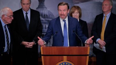 ‘Warmongering neocons’: Senator exposes what Trump administration really said in briefing before Venezuela regime change