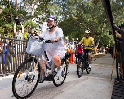 ‘It all flows’: commuters celebrate as new Sydney Harbour Bridge bike ramp opens