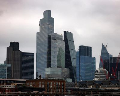 FTSE 100 CEOs earn more than average worker’s yearly pay by noon on 6 January