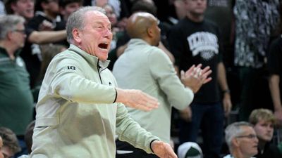 Tom Izzo Tells Former Player to Get Out After Referee Stops Game to Eject Him