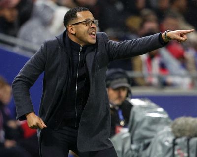 Liam Rosenior confirmed as Chelsea head coach on contract to 2032