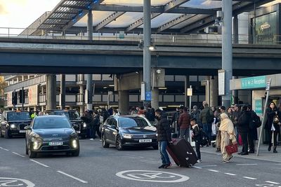 Gatwick drop-off fee reaches double figures after new charge introduced at London City