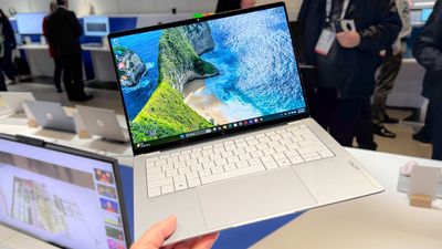 I went hands-on with the HP OmniBook Ultra 14 — and the MacBook Air should be nervous