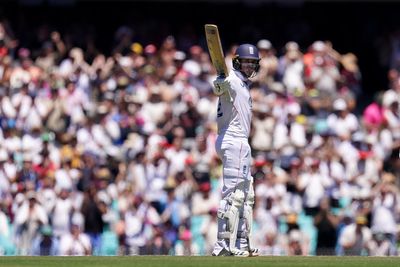 Jacob Bethell leads charge as England look to stave off defeat in Sydney