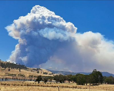 Afternoon Update: heatwave descends on south-east; inflation data cools rate hike fears; and England push to set tricky Ashes target