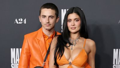 Forget Cloud Dancer – Kylie Jenner and Timothée Chalamet Prove Tangerine Is the Unexpected Color Defining Design in 2026