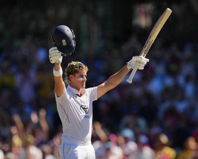 Bethell’s elegant first Test century presses pause on Australia’s Ashes party