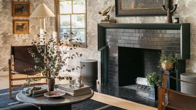 The Main Types of Wallpaper Designers Want You to Know About Before You Even Think About Getting Out Your Pasting Table