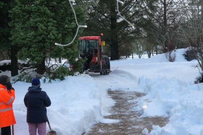 Snowed-in couple hail ‘good Samaritan’ farmer who cleared drive