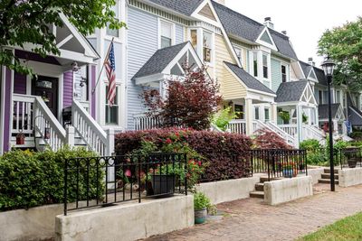 Trump says he will ban big investors from buying single-family homes