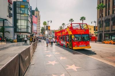 10 Tourist Traps Locals Know to Avoid (But Visitors Still Fall For)