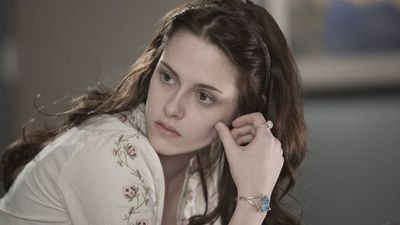 Kristen Stewart wants to "remake" Twilight as a director, and although she may be joking, we would love to see it