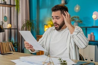 Stop Using “Auto-Pay” for These 5 Bills (It’s Costing You Hundreds)