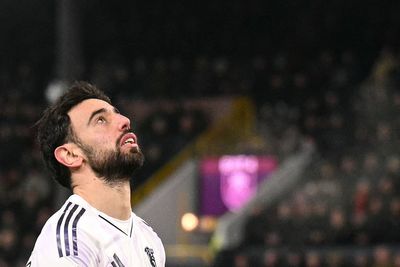 Darren Fletcher on 'disappointing' Bruno Fernandes sub as Manchester United star leaves Burnley draw early