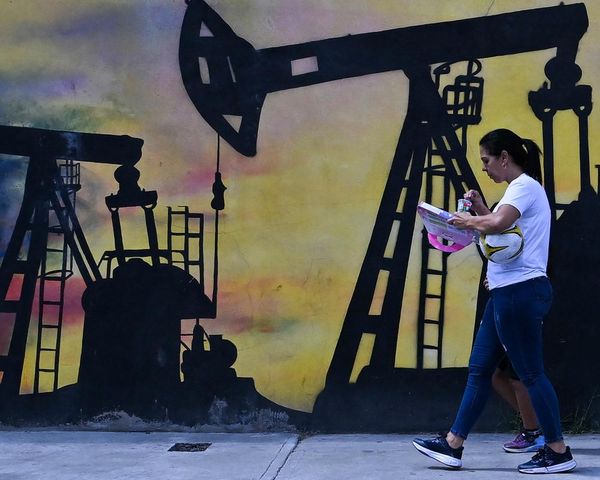 Trump plans to use Venezuela’s huge oil reserves ‘to cut US consumer price to $50 a barrel’