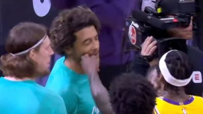 Jeremy Sochan Had Chill Answer for Why Jarred Vanderbilt Stuck a Finger in His Face