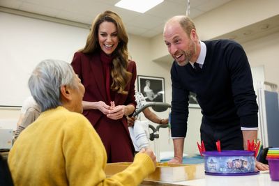 Kate makes surprise appearance with William at London hospital