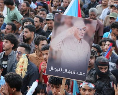 Saudi Arabia says UAE helped Yemeni separatist leader flee as crisis deepens