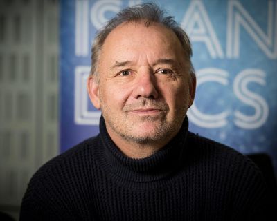 The Long Shoe by Bob Mortimer audiobook review – typically quirky cosy crime