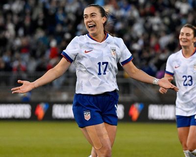 USA midfielder Sam Coffey in talks to join Manchester City from Portland Thorns