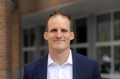 Warner Bros. Discovery’s board isn't choosing a deal — it’s avoiding one