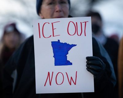 Morning Mail: FBI takes over case of ICE killing, Victoria braces for bushfires, Candace Owens promoter goes bust