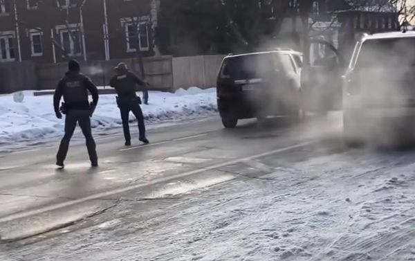 ICE agent in Minneapolis killing identified as 10-year law enforcement veteran