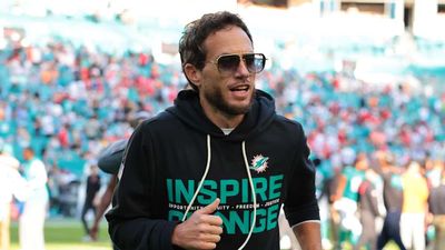 NFC Team Contacts Ex-Dolphins Coach Mike McDaniel For Open OC Gig