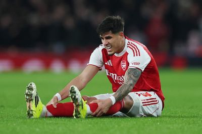Arsenal suffer latest defensive injury blow as Piero Hincapie hobbles off against Liverpool