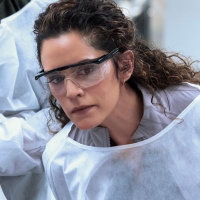 Meet Sepideh Moafi, Who Plays Dr. Baran Al-Hashimi in 'The Pitt' Season 2