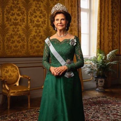 Queen Silvia of Sweden's Magnificent "Eight-Figure" Diamond Tiara Is "In a Category of Its Own," Says Jewelry Expert
