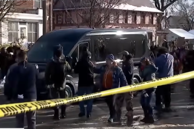 Minnesota Locals Hurl Snowballs at Officers: Shocking Backlash to Woman's ICE Death