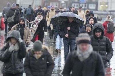 UK economy set to have returned to growth despite budget caution